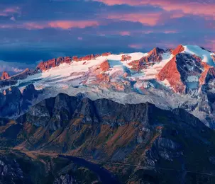 Il ghiacciaio della Marmolada nelle Dolomiti