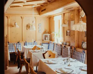 Alex Moling Hotel Alpenrose 71